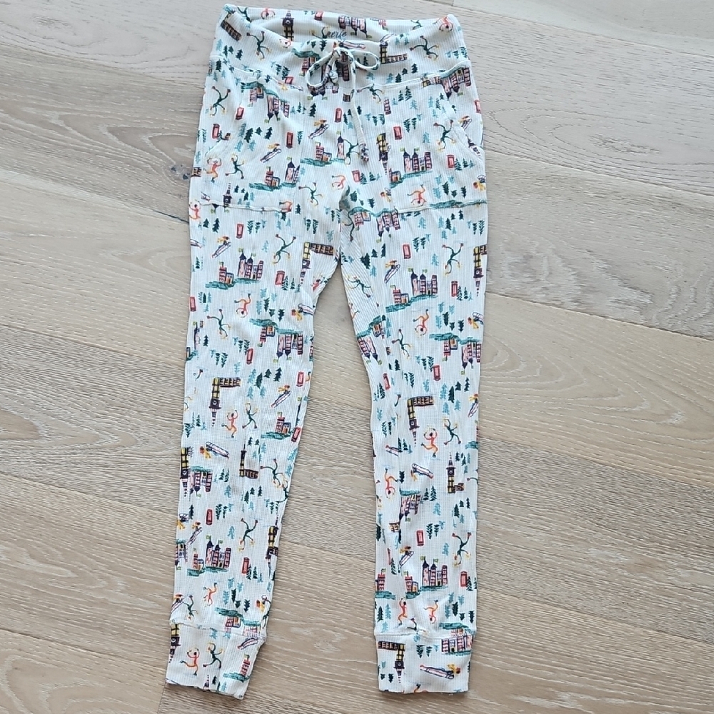 Aerie Cream Whimsical Pattern Leggings Stretchy Fit